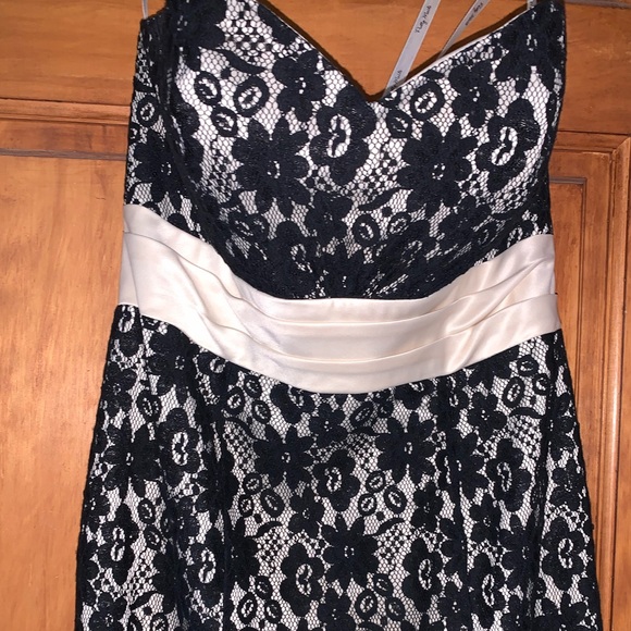 Campaign/black lace dress - Picture 3 of 5